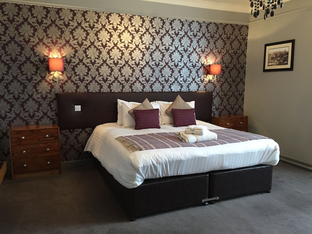The Crown Hotel 35/74
