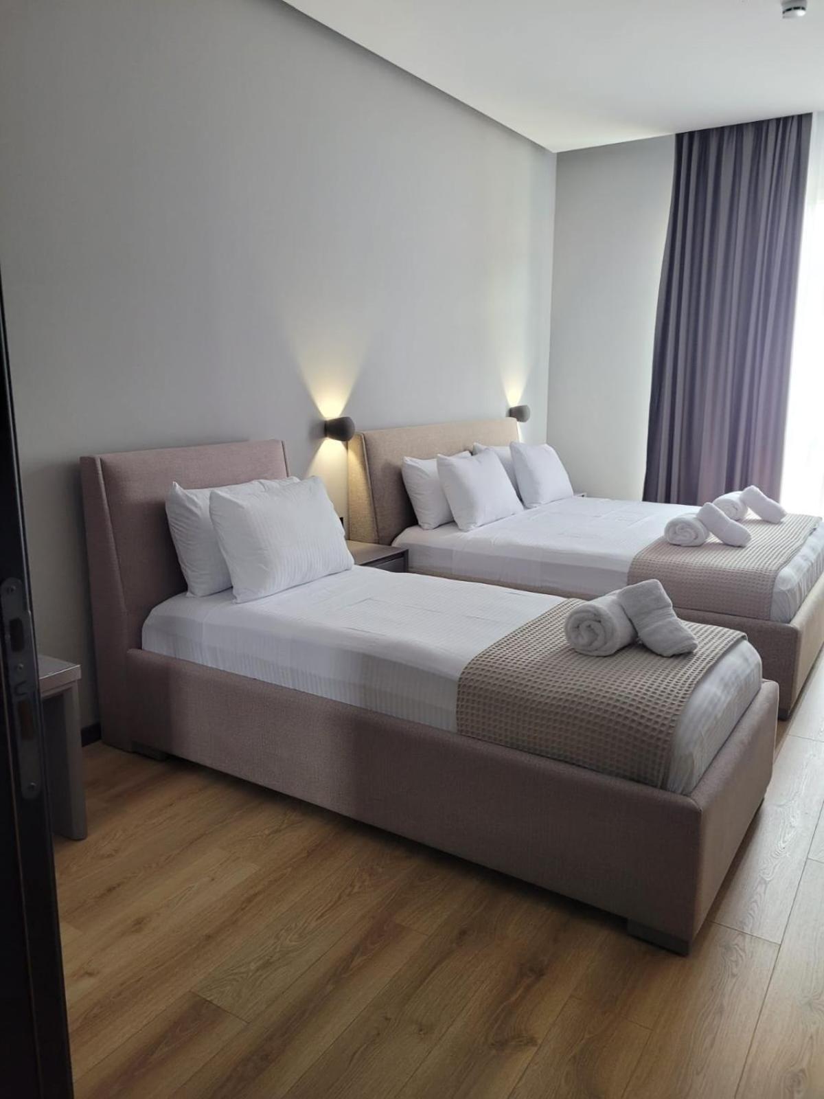 Toer Hotel Saranda 12/60