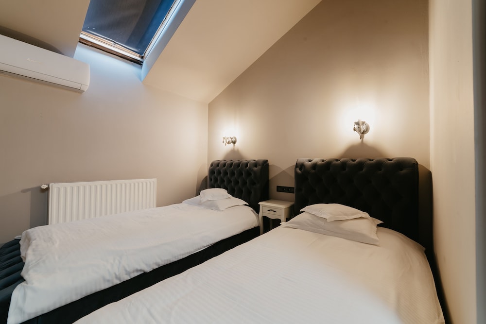 Fullton Hotel 9/50
