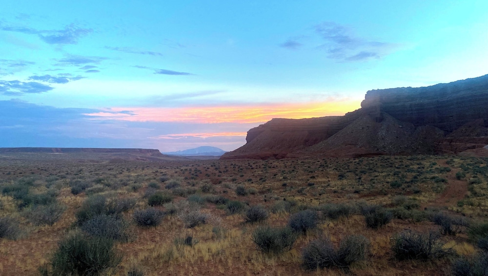 Ticaboo Lodge Lake Powell 68/72
