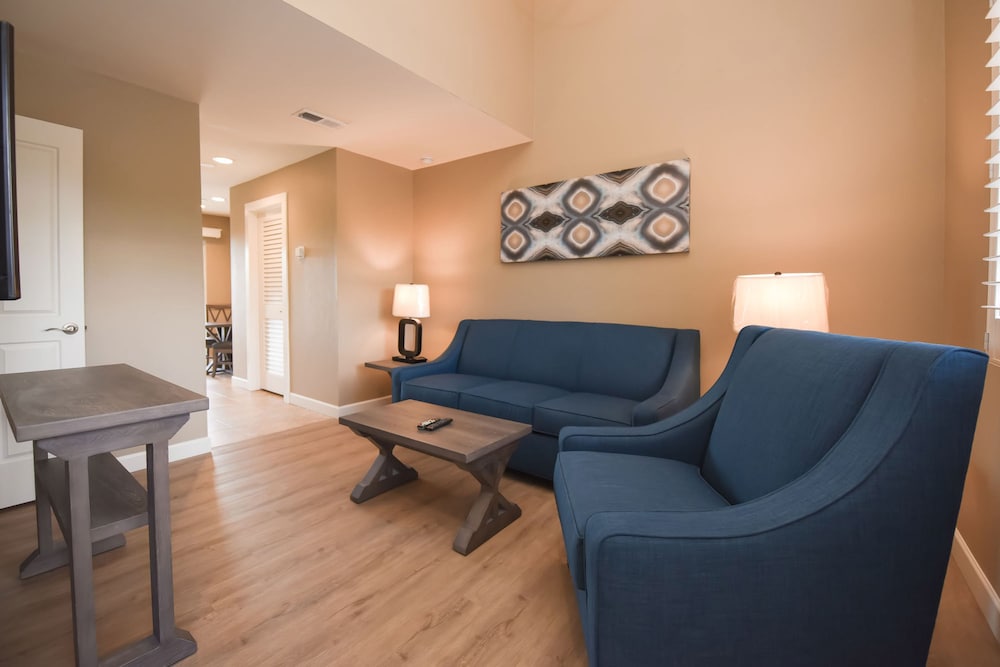 Waterside Suites And Marina 30/43