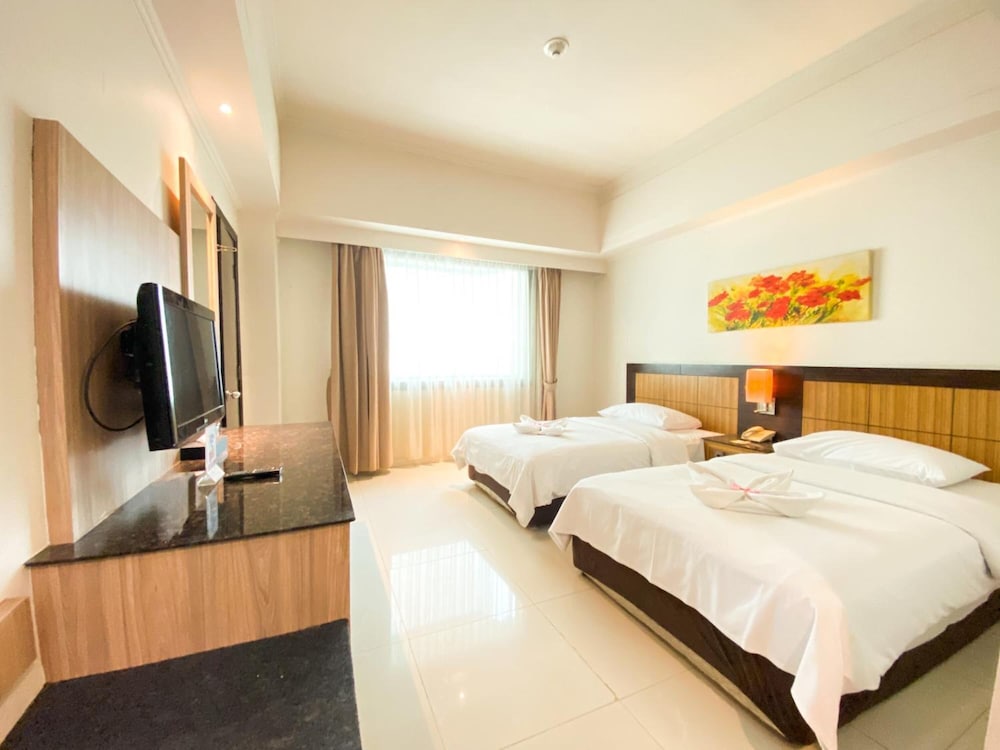 Orchardz Jayakarta Hotel 25/73