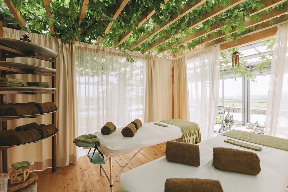 Santa Barbara Eco-Beach Resort 12/50