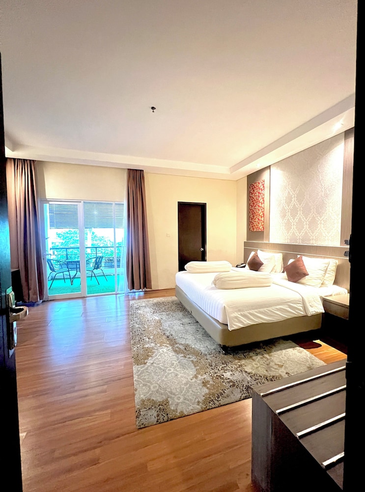 Nevada Ketapang Hotel (Formely Asana Nevada Ketapang) 12/37