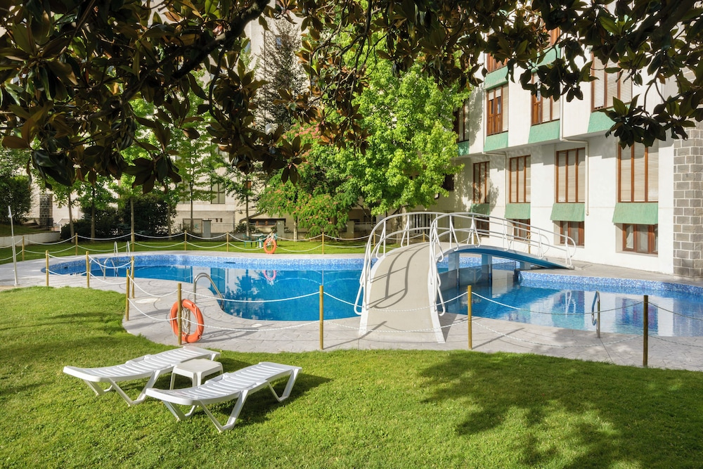 Gran Hotel de Jaca 46/50