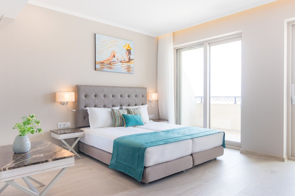 Room at King Maron Beach Hotel & Spa, Maroneia-Sapes