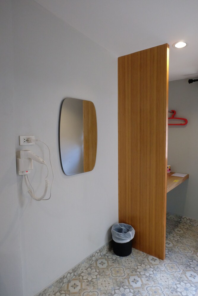 Warm Well Hostel Kanchanaburi 37/68