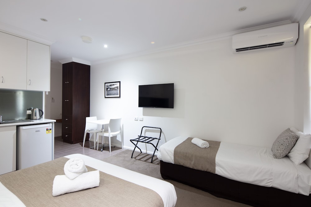 MERIVALE MOTEL 20/29