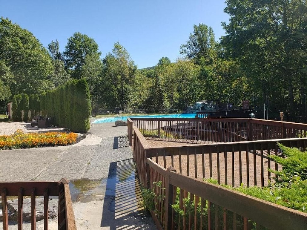 Chateau Resort & Conference Center 53/73
