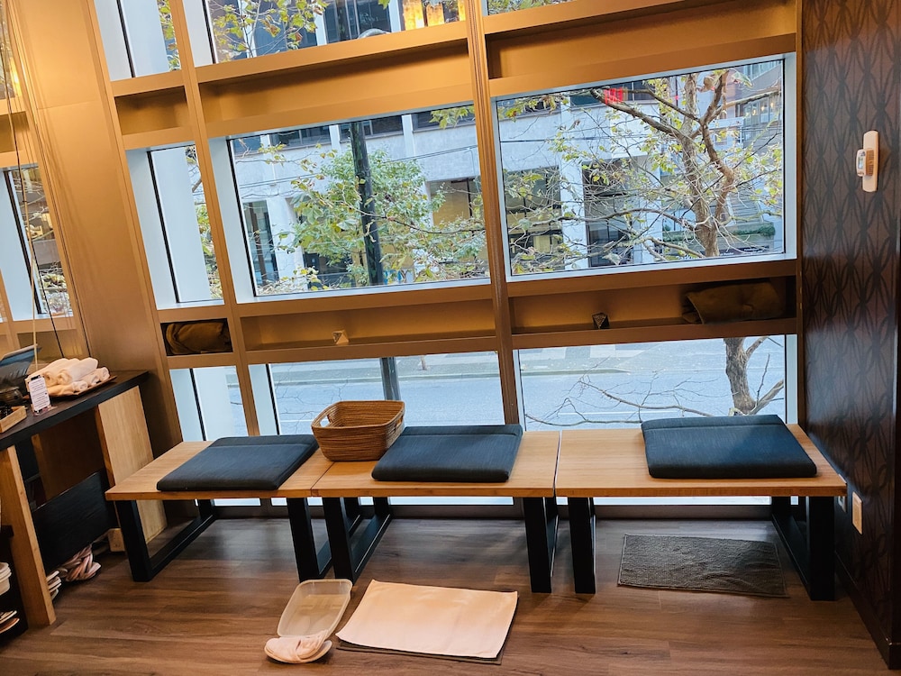 Coast Coal Harbour Hotel 38/64