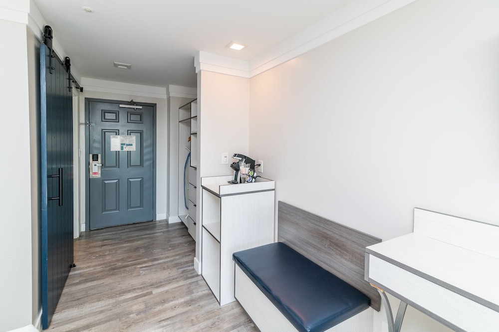 Art Hotel Laguna Beach 30/41
