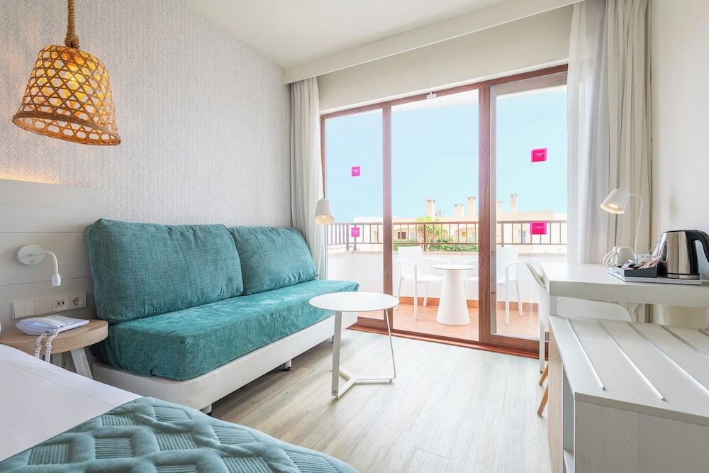Leonardo Royal Ibiza Santa Eulalia 27/50