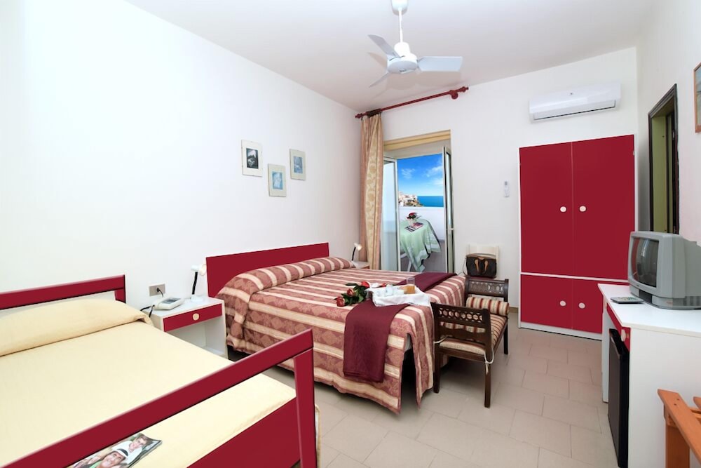 Hotel Peschici 7/50