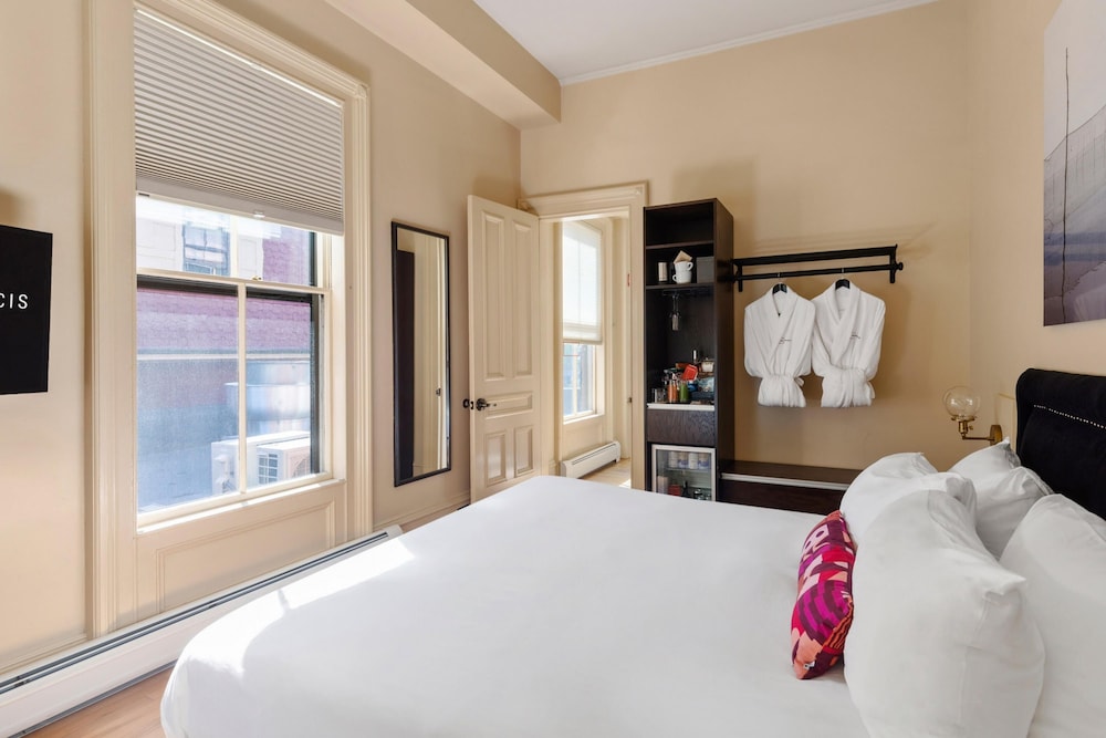 Signature, King Bed