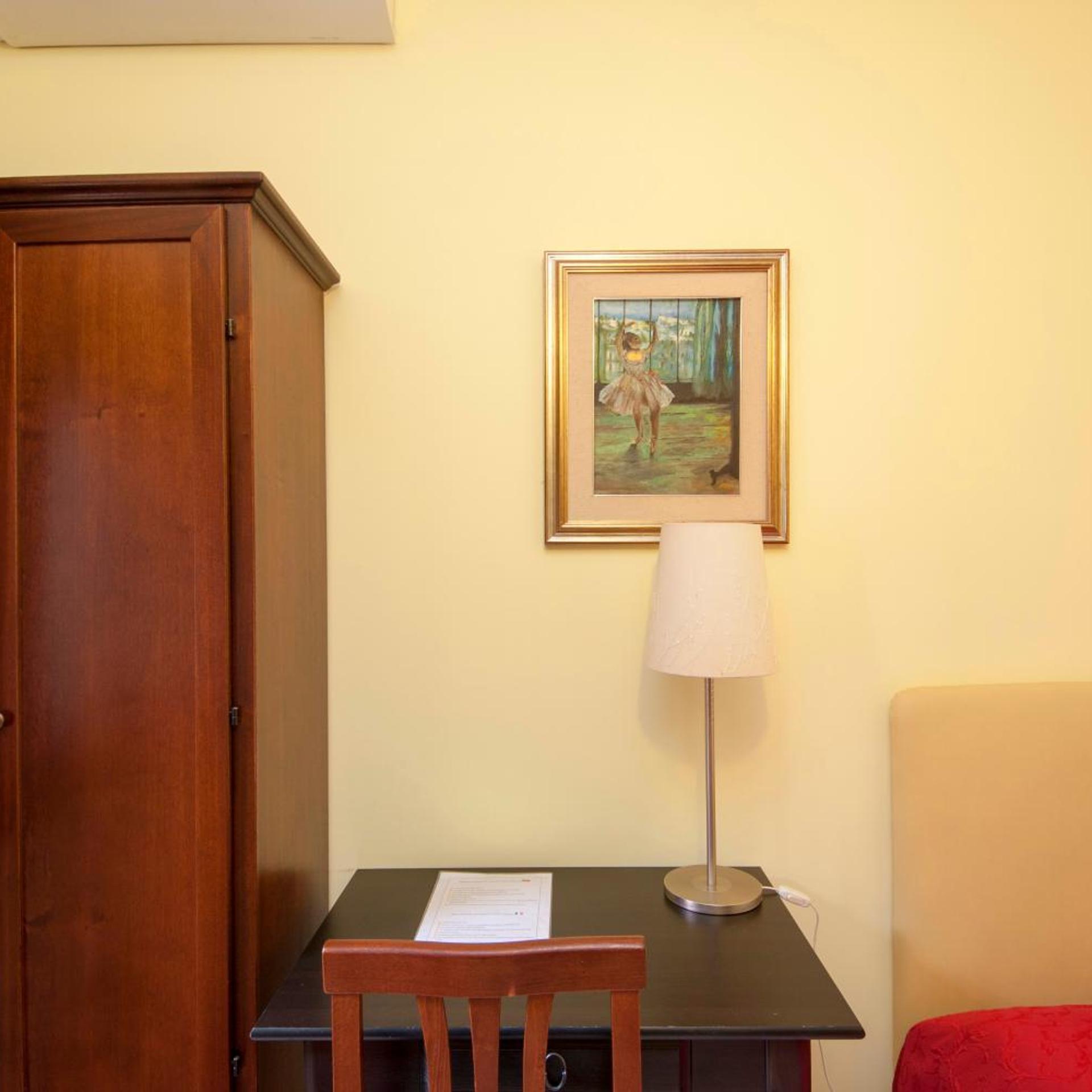 ROOM, SINGLE, PRIVATE BATHROOM