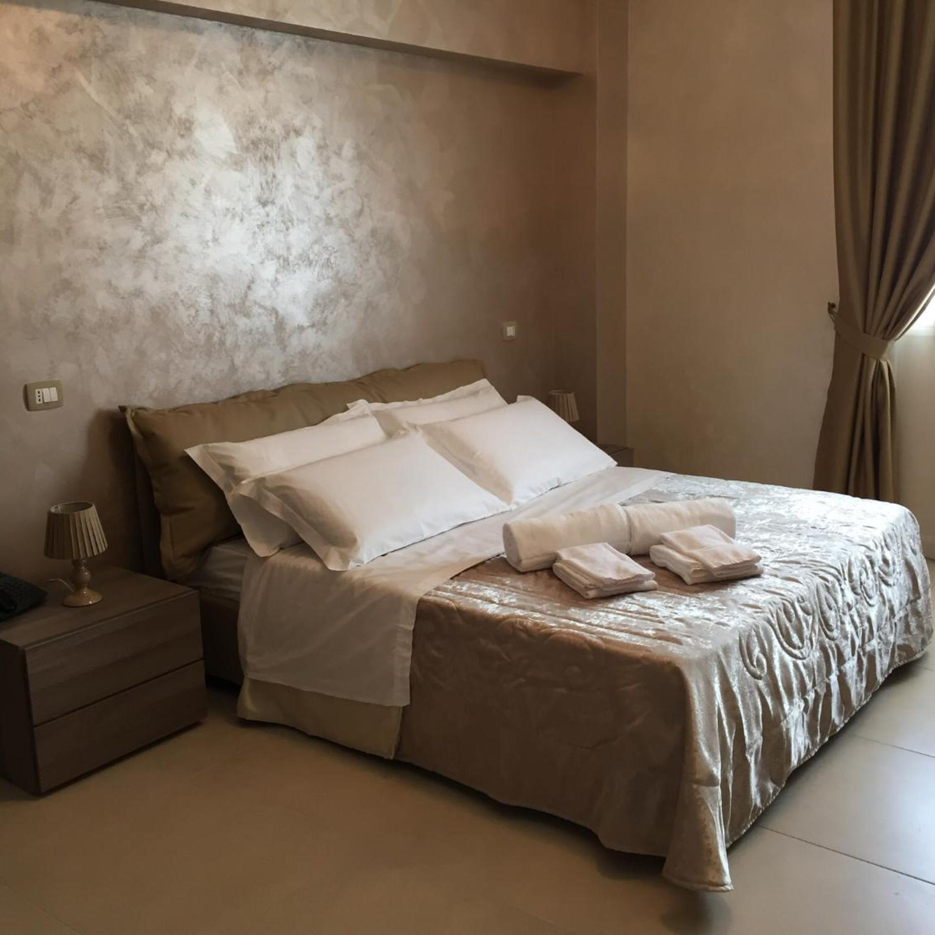 Room, Double Bed