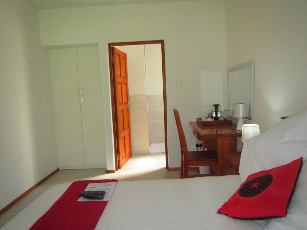 African Footprints Lodge 8/22
