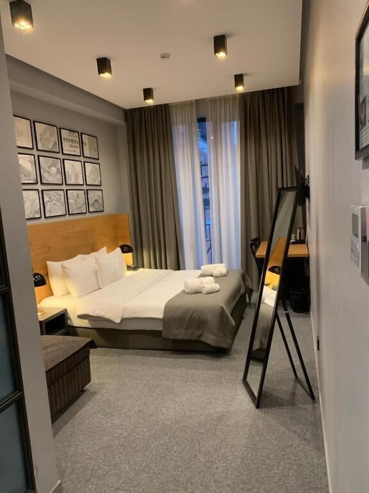 Tuta Hotel 20/50