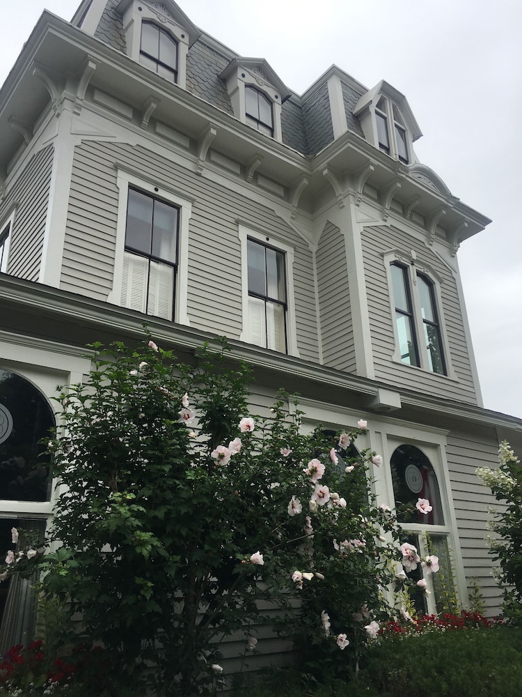 The Springwater Bed And Breakfast 3/50