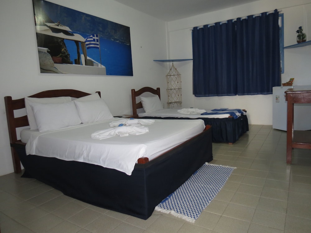 Master, Suite, Triple, 1 Double and 1 Single Bed، La Suite Praia 4/10