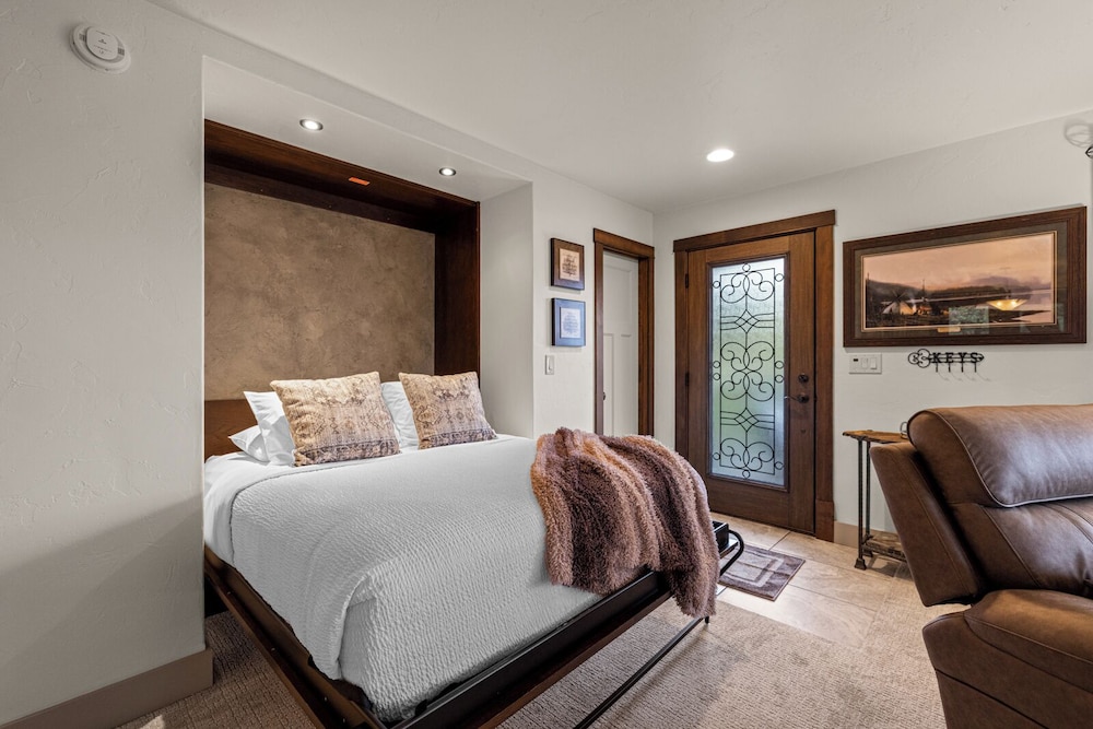 Coyote Bluff Estate 16/48