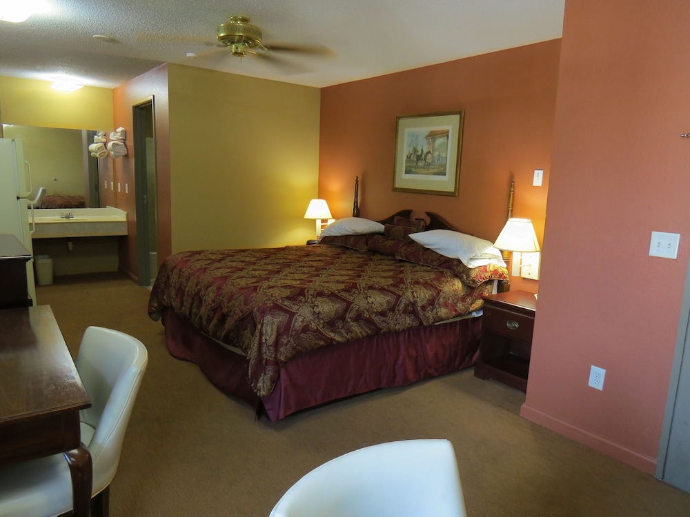 First Western Inn Caseyville 6/48