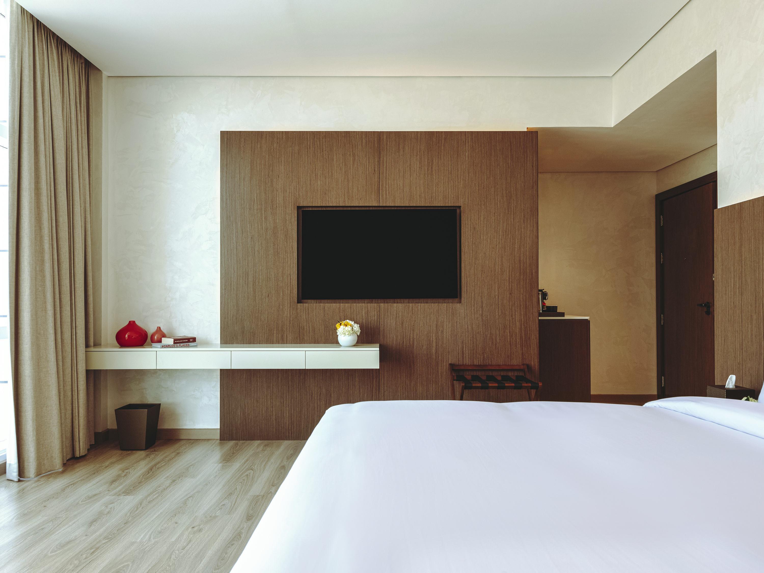 PREMIUM, KING BED, CITY VIEW