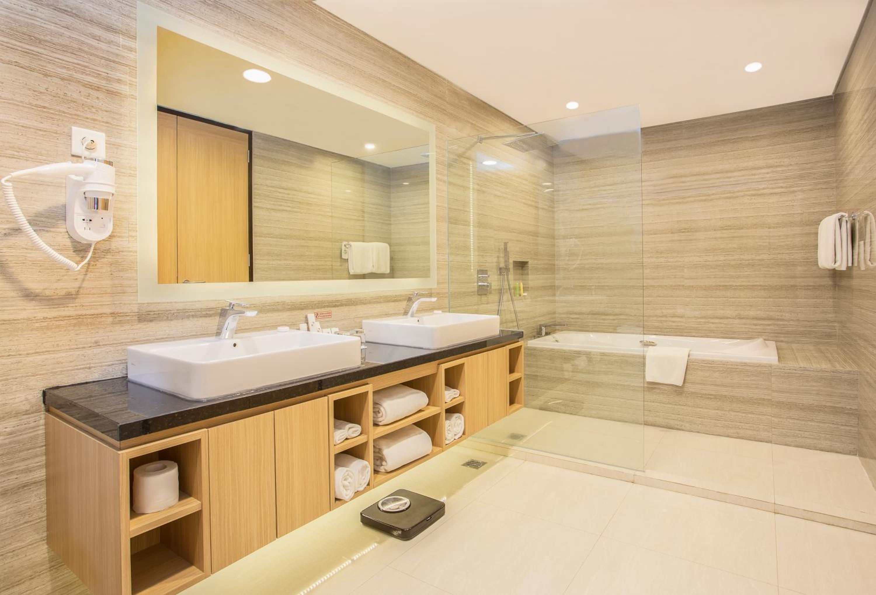 President Suite، Swiss-Belhotel Papua Jayapura 3/3