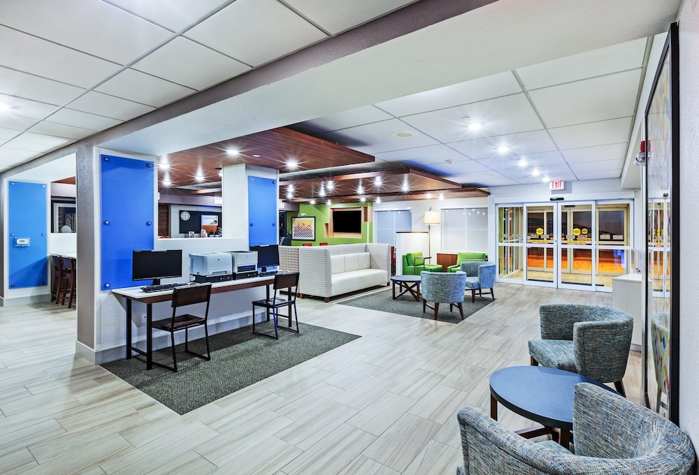 Holiday Inn Express Hotel And Suites Dallas Lewisville 63/69
