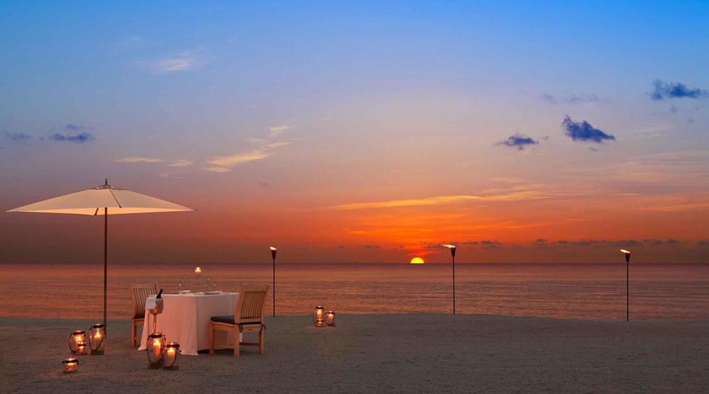 La Playa Beach Resort 70/75