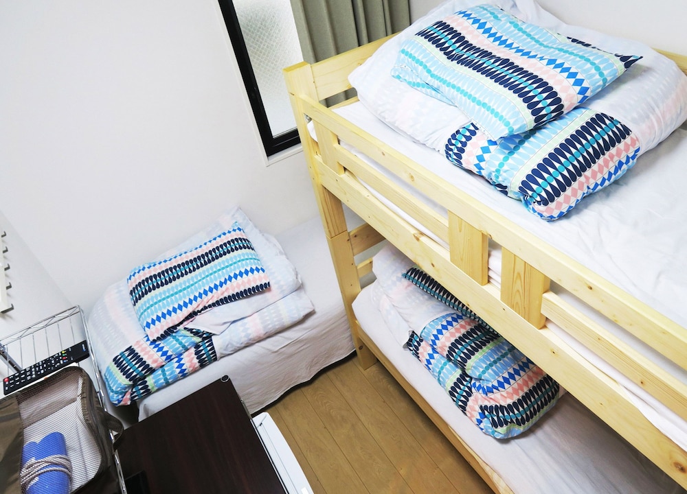 Kangaroo Hotel Side B 21/63