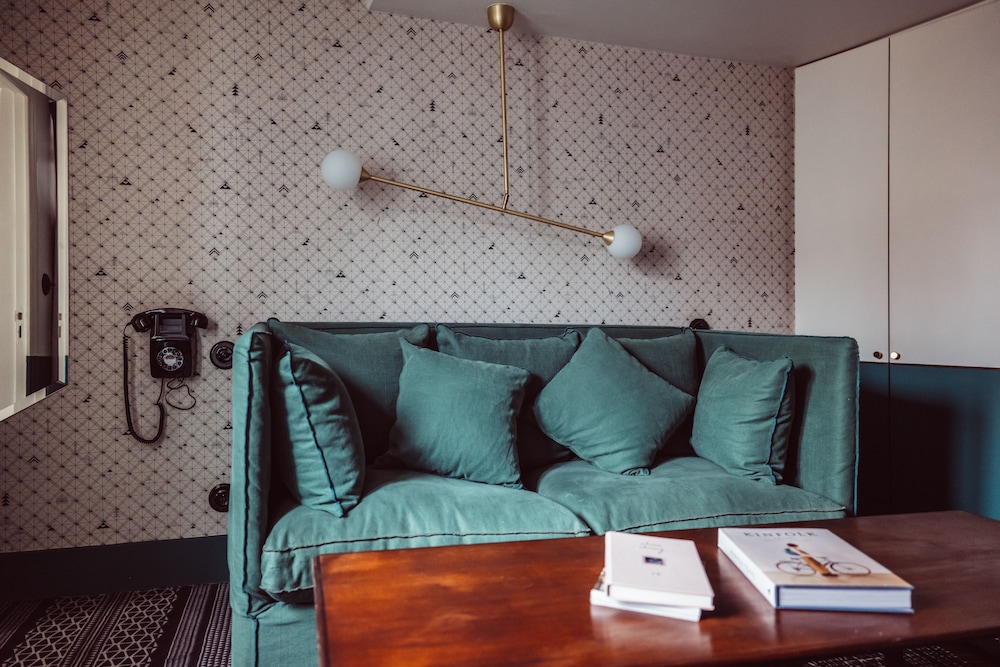 Hotel Panache 45/50