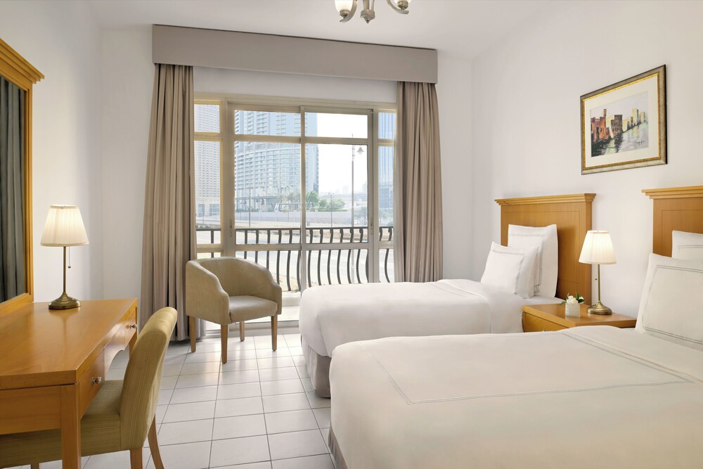 Swissotel Al Murooj Dubai 32/82