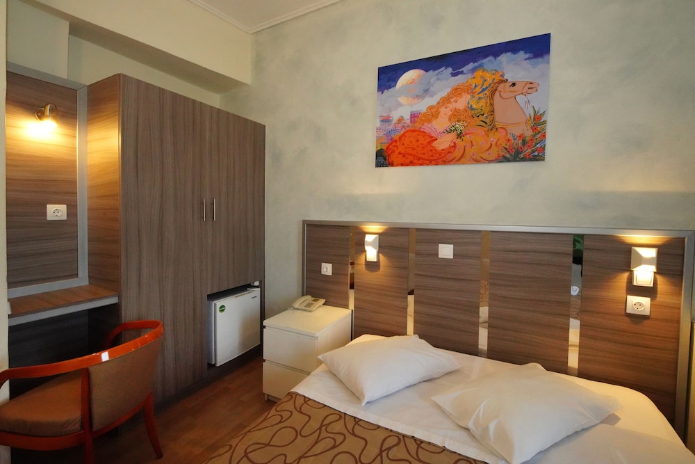 SOCRATES HOTEL 25/44
