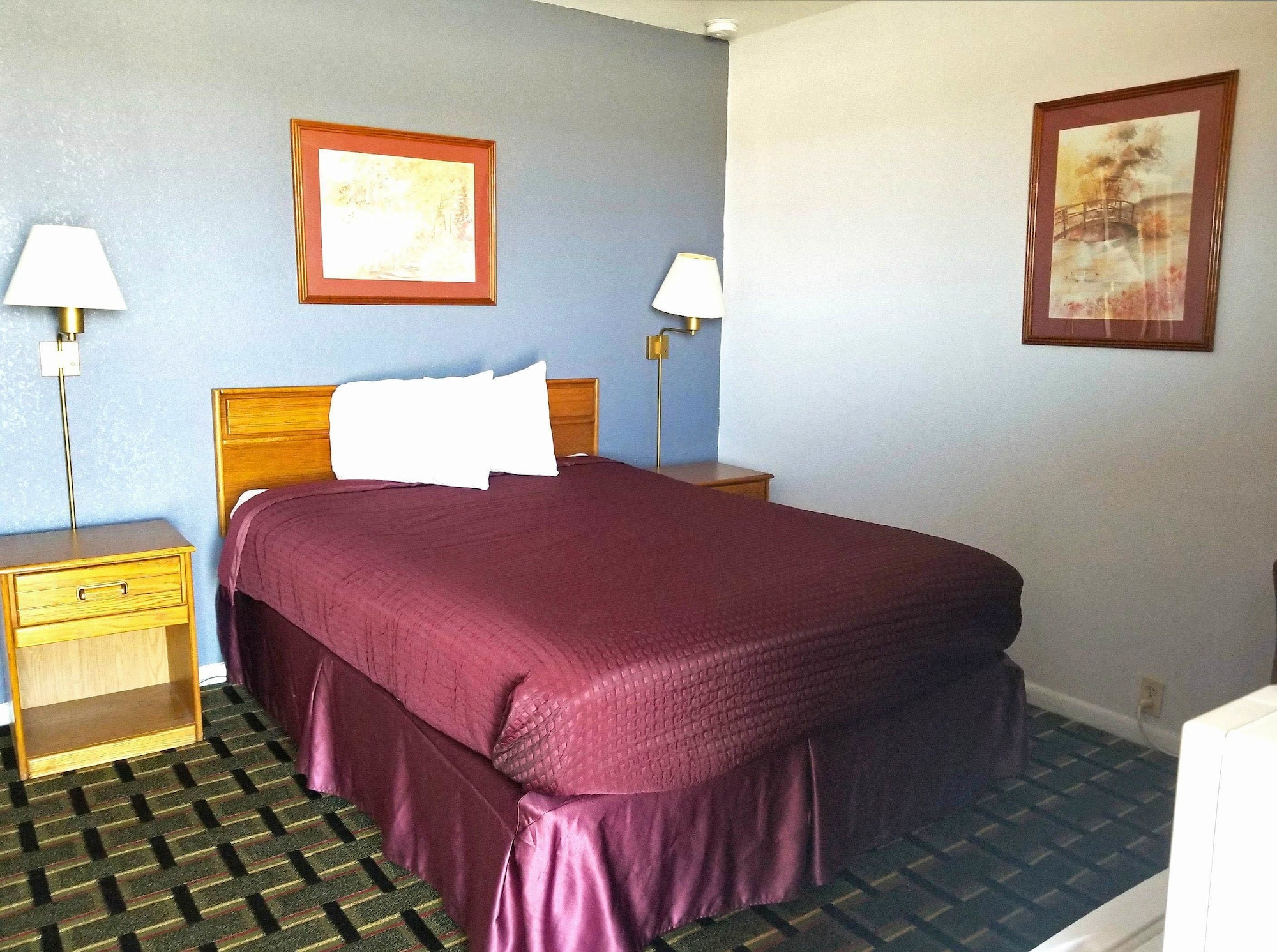 Room, King Bed, Smoking, Americas Best Value Inn Belleville 2/5