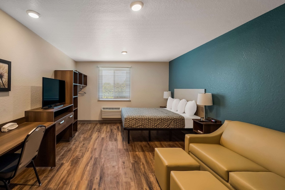Woodspring Suites West Palm Beach 6/19