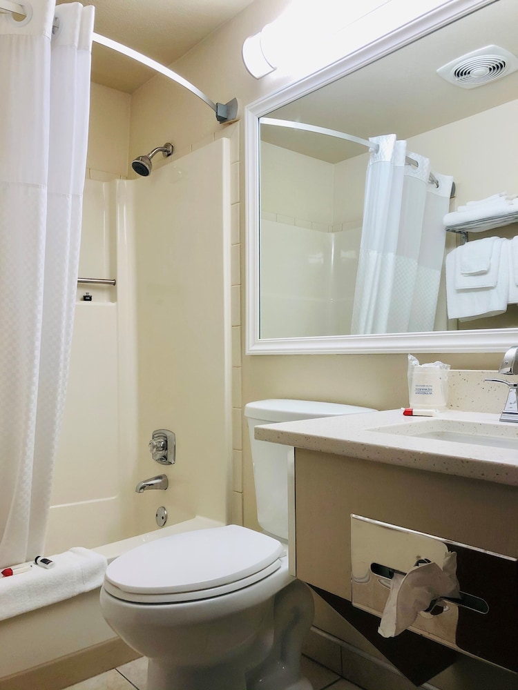 Super 8 by Wyndham Coeur d'Alene 10/32