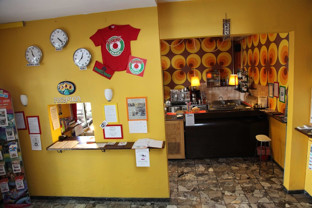 Sunflower City Backpacker & Student Hostel 2/48