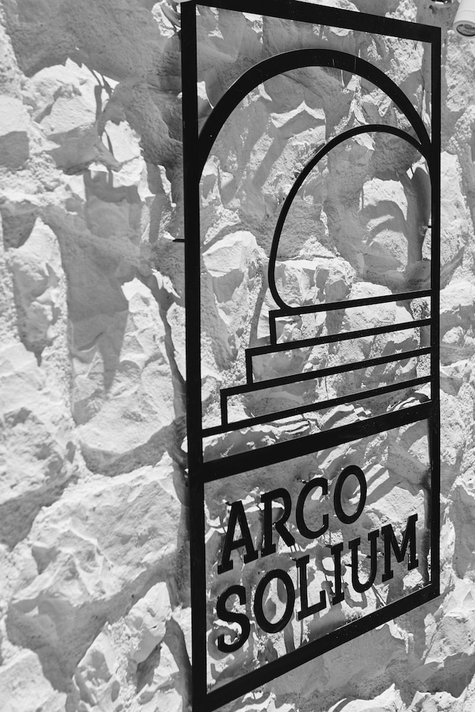 Arco Solium Suites photo5