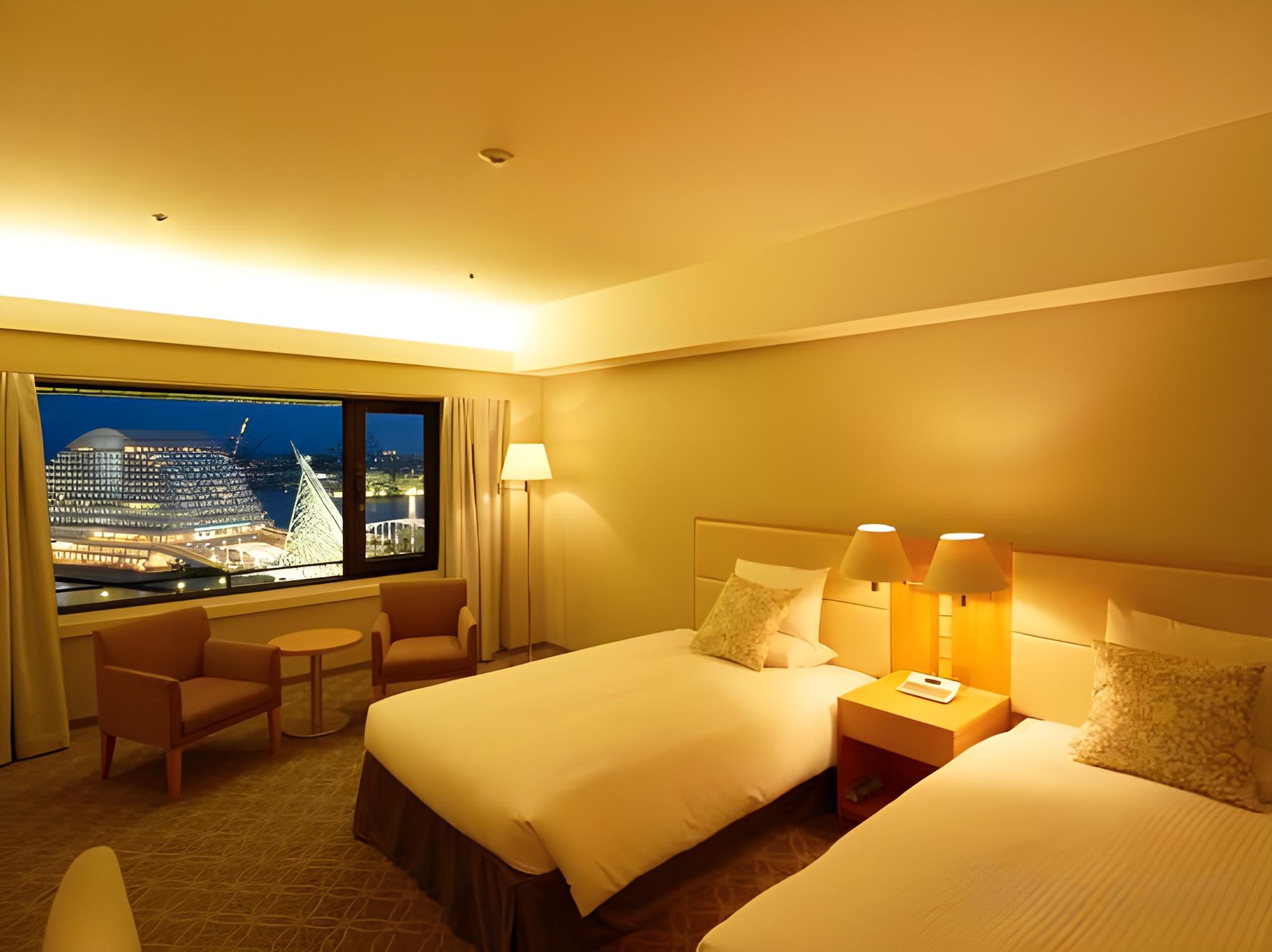 Deluxe, Queen and Twin Beds, Main Floor