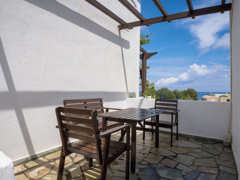 Anna Traditional Apartments 52/68