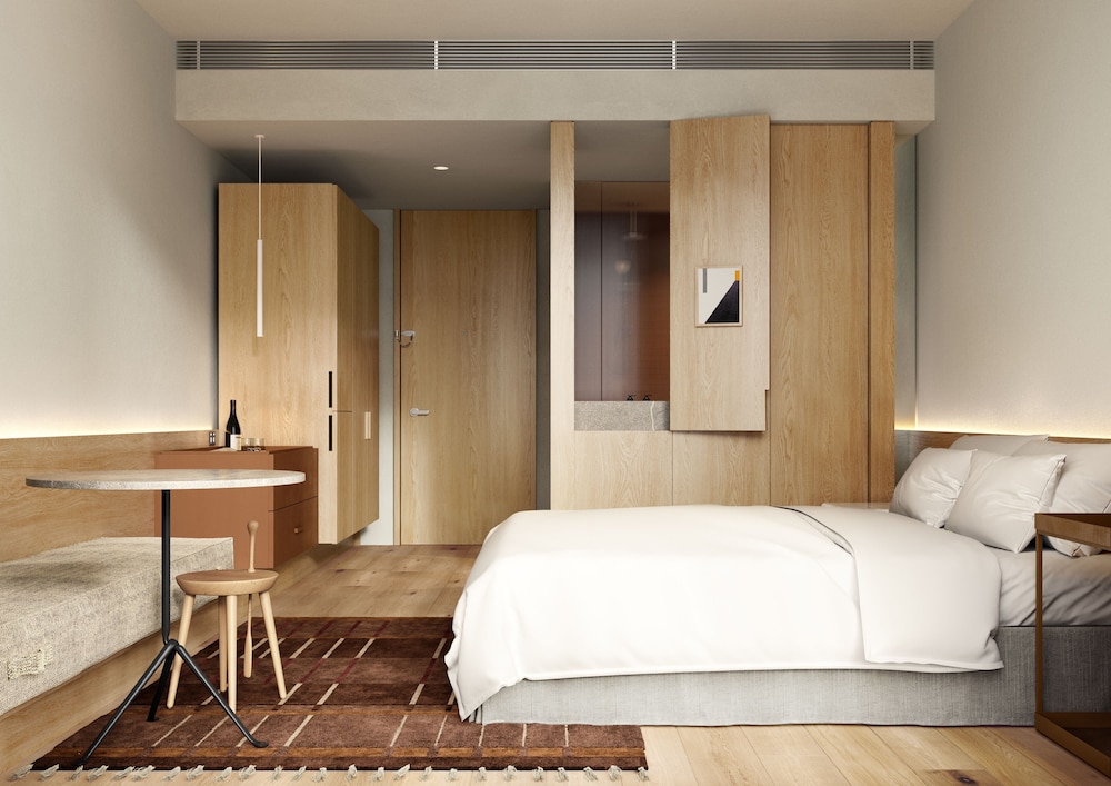 Hyatt Centric Melbourne 10/50