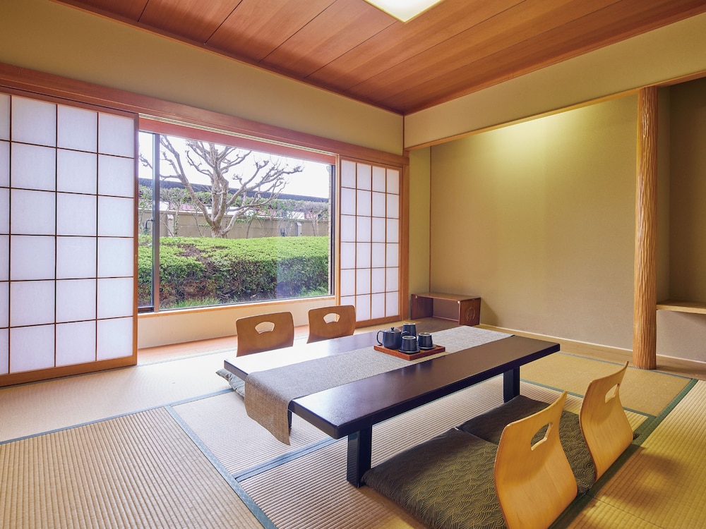 Japanese, 4 Futon Beds, Tatami