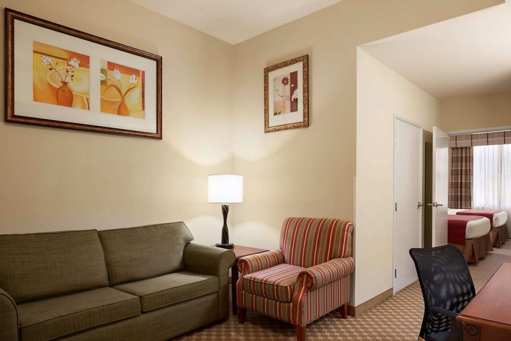 Country Inn and Suites By Radisson Crestview FL 10/19
