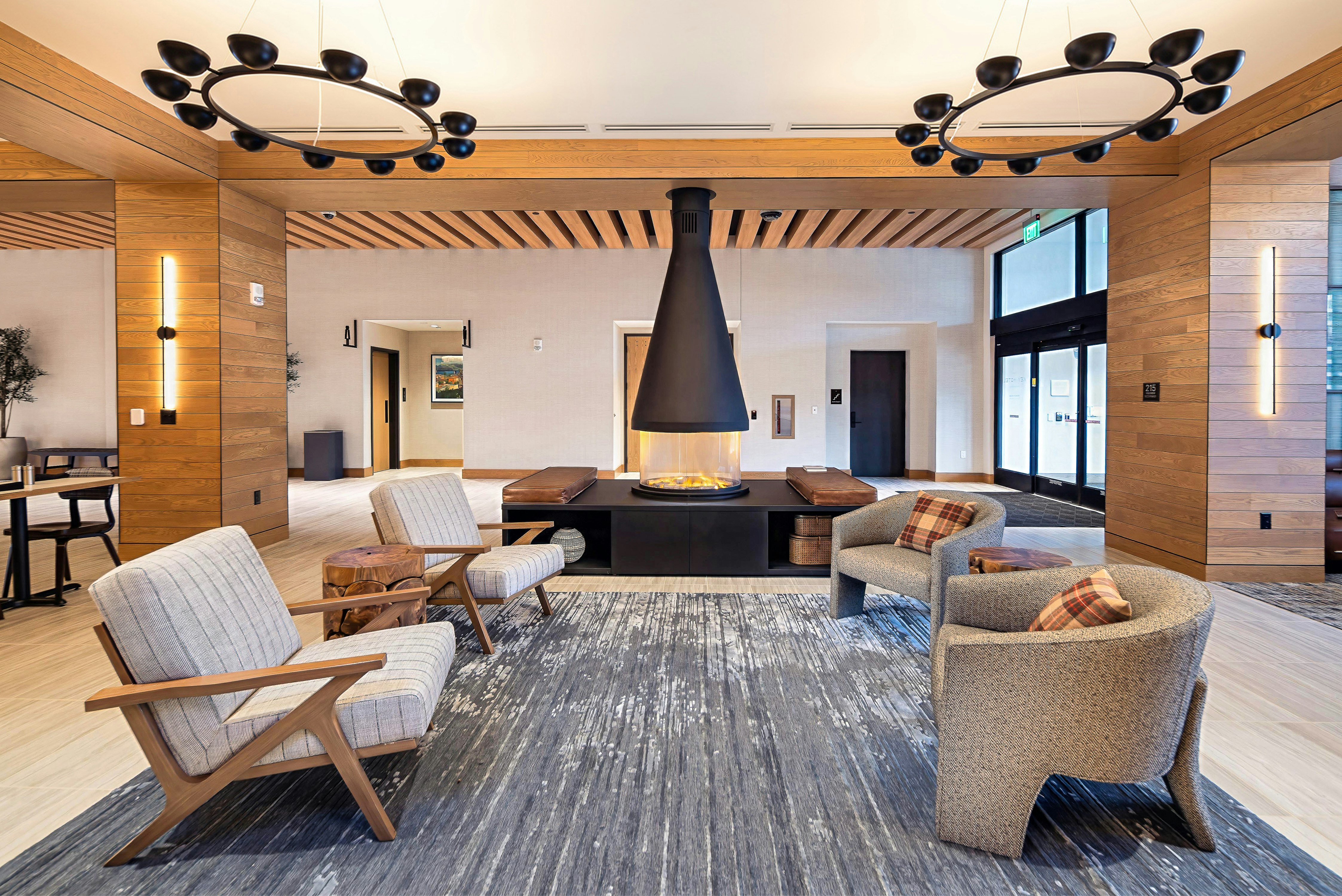 The Key Hotel Dubuque, Tapestry Collection by Hilton 6/7