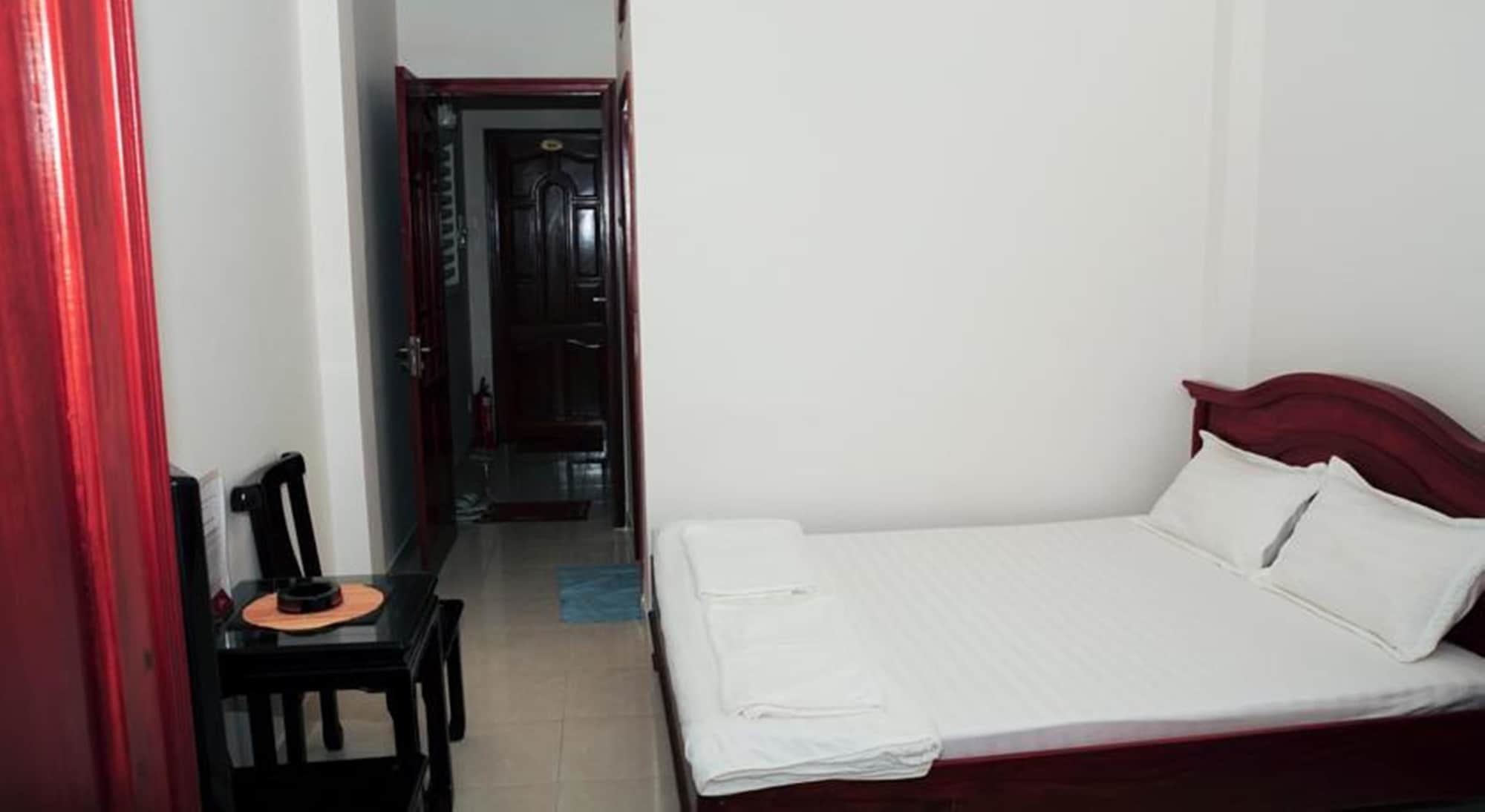 DELUXE, DOUBLE BED