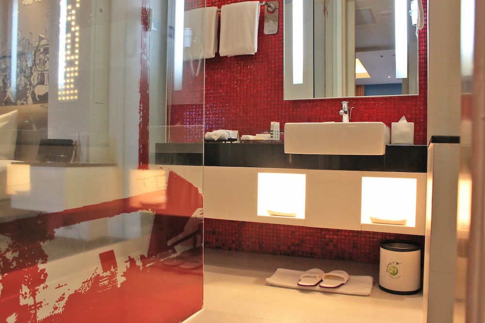 MERCURE JAKARTA SIMATUPANG 26/72