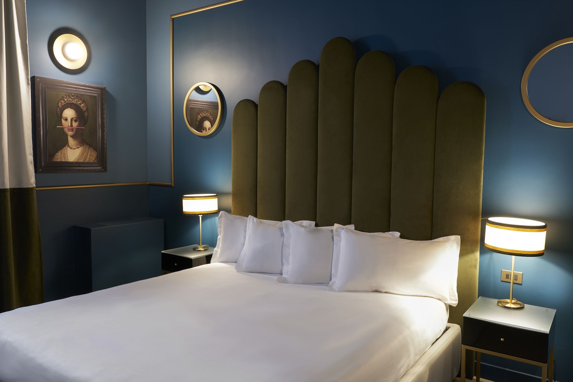 DELUXE, DOUBLE BED
