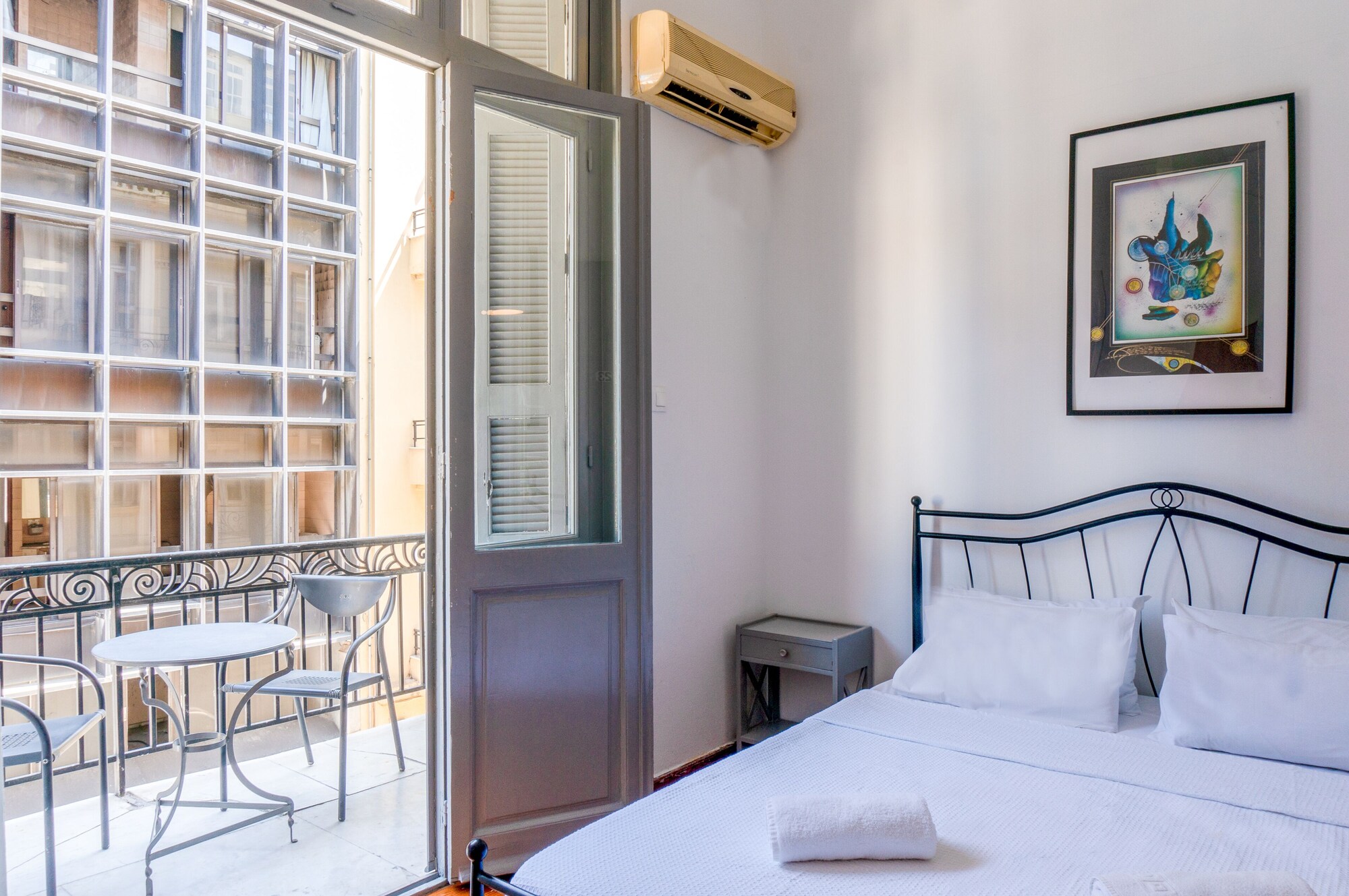 ROOM, DOUBLE BED, SHARED BATHROOM