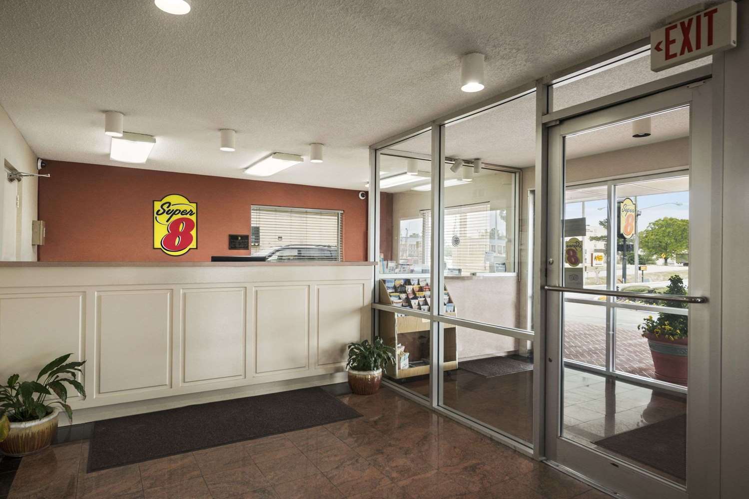 Super 8 by Wyndham Meridian 2/25